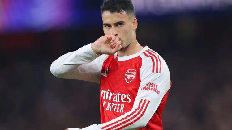 <p>Arsenal'in, 25 yaşındaki yıldız i&ccedil;in 60 milyon euro bonservis talep ettiği belirtilirken, Fenerbah&ccedil;e y&ouml;netiminin bu transferi ger&ccedil;ekleştirebilmek adına yoğun mesai harcadığı ifade edildi.&nbsp;</p>

