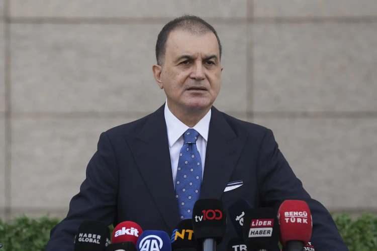 <p>&Ccedil;elik, NSosyal hesabından yaptığı paylaşımda, İsrail'in Gazze'ye y&ouml;nelik saldırılarını kınadı.</p>

<p>"Netanyahu şebekesi cinayet işlemeye devam ediyor. Bu 'soykırım şebekesi' son olarak, Gazze'de 30'dan fazla sivili katletti ve sağlık tesislerini hedef aldı." değerlendirmesinde bulunan &Ccedil;elik, şunları kaydetti:<br />
"Bu saldırılar Gazze Barış</p>

<p>Planı'nın hayata ge&ccedil;irilmesini sağlayacak yol haritası &uuml;zerinde mutabakat sağlanmasının hemen ardından yapıldı. Bu bir kere daha Netanyahu şebekesinin barışı hayata ge&ccedil;irecek her adımı d&uuml;şman g&ouml;rd&uuml;ğ&uuml;n&uuml; g&ouml;steriyor. Netanyahu'nun tek amacı Gazze'yi tamamen yok etmektir. Bu insanlığın t&uuml;m değerlerine d&uuml;şmanlıktır. Netanyahu saldırganlığıyla artık barışı savunan t&uuml;m &uuml;lkelerin politikalarına sabotaj d&uuml;zenlemektedir."</p>

<p>&nbsp;</p>
