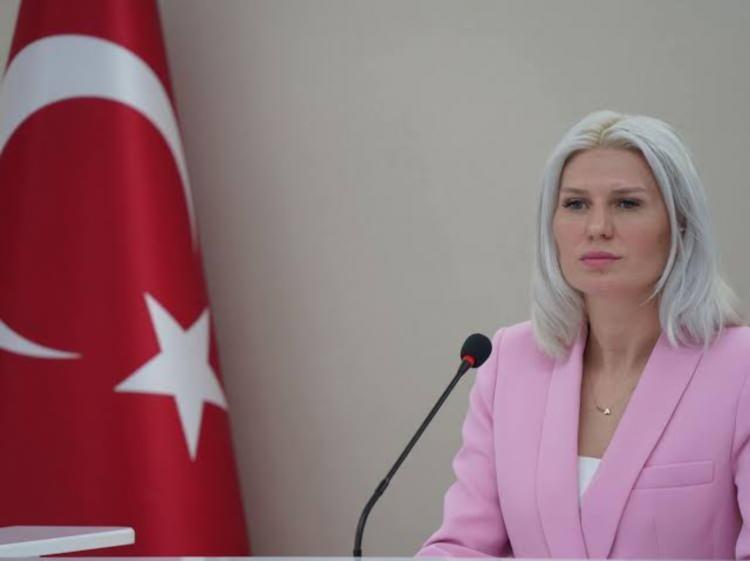 <p>Eşinin iş yerinin Eskişehir'de olduğunu ve ailesinin haftanın b&uuml;y&uuml;k b&ouml;l&uuml;m&uuml;nde Eskişehir'de ikamet ettiğini doğrulayan Başkan Subaşı, kendisinin ikametinin Bilecik'te olduğunu ifade etti.</p>
