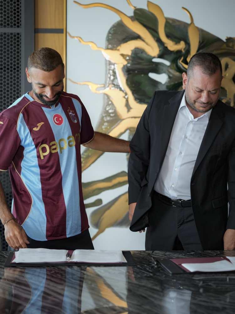 <p>* Premier Lig tarihinde tek bir stadyumda en &ccedil;ok gol katkısı yapan oyuncu (152)</p>

