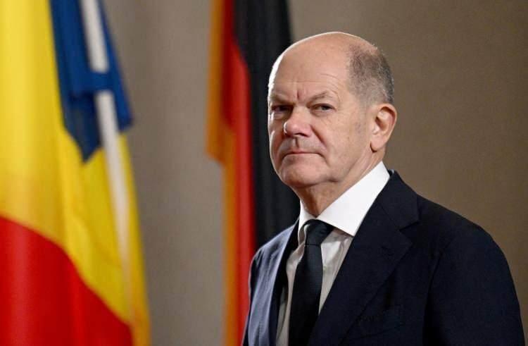 <p><strong><span style="color:#B22222">OLAF SCHOLZ&nbsp;</span> |&nbsp; &Ccedil;OCUĞU YOK</strong></p>

<p>&nbsp;</p>

<p><strong>Almanya Federal Meclisi &Uuml;yesi</strong></p>

<p>&nbsp;</p>
