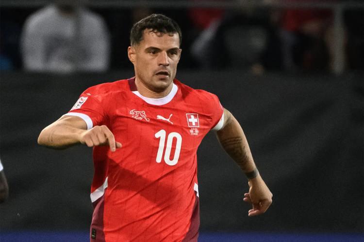 <p><span style="color:#B22222"><strong>26)&nbsp; GRANİT XHAKA</strong></span></p>
