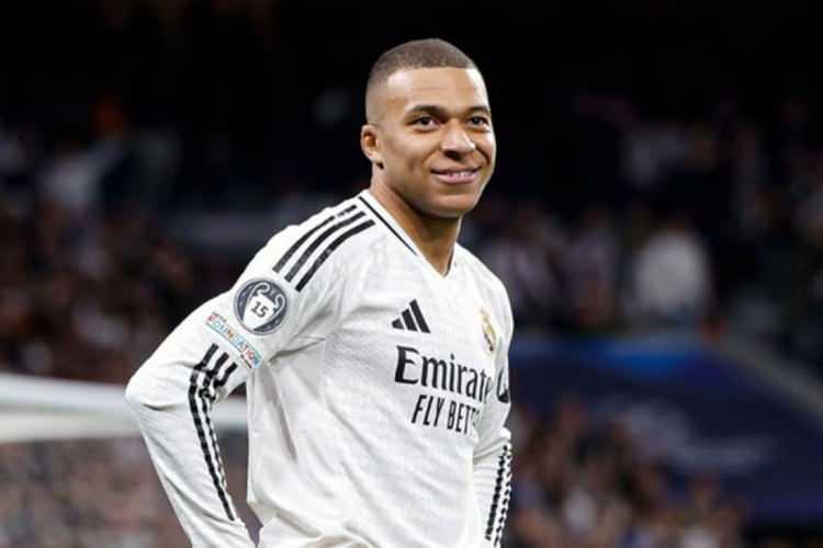 <p><span style="color:#B22222"><strong>22)&nbsp; KYLİAN MBAPP&Eacute;</strong></span></p>

<p>&nbsp;</p>

<p>Transfer s&uuml;re&ccedil;leri, yıldız stat&uuml;s&uuml; ve kul&uuml;p y&ouml;netimleriyle yaşadığı krizler nedeniyle futbol kamuoyunda sık sık tartışılıyor.</p>
