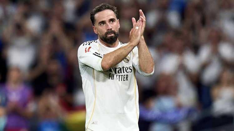 <p><span style="color:#A52A2A"><strong>18)&nbsp; DANİ CARVAJAL</strong></span></p>

<p>&nbsp;</p>

<p>Agresif m&uuml;cadele anlayışı ve kritik ma&ccedil;lardaki sert m&uuml;dahaleleri nedeniyle rakip taraftarlar tarafından sık&ccedil;a eleştiriliyor.</p>
