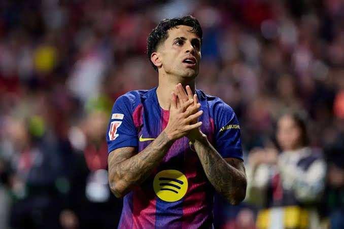 <p><span style="color:#B22222"><strong>15)&nbsp; JO&Atilde;O CANCELO</strong></span></p>

<p>&nbsp;</p>

<p>Kul&uuml;plerde yaşadığı ayrılıklar ve teknik direkt&ouml;rlerle yaşadığı sorunlar nedeniyle zaman zaman olumsuz g&uuml;ndeme geliyor.</p>
