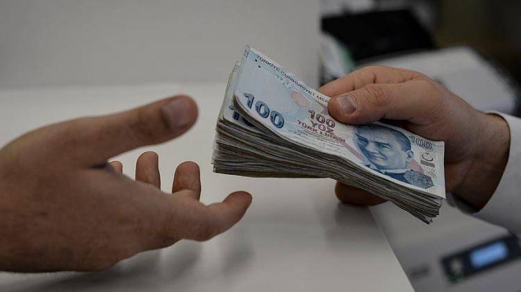 <p>Yıl sonunda da %30'un altına gelme ihtimali var. 6 yılın en d&uuml;ş&uuml;k temmuz ayı da geldi. Dolayısıyla 2027'de enflasyonu 2025 ve 2026'ye g&ouml;re d&uuml;ş&uuml;k olacak.</p>

<p>O y&uuml;zden de 2026'nın &ccedil;arpanı 1.3190 olarak &ccedil;ıkıyor. Bunu nasıl buluyoruz? 2025 yılı enflasyonuyla b&uuml;y&uuml;mesinin %30'unu topluyoruz. Y&uuml;zdeliğini &ccedil;ıkartıp 1ile topluyoruz. Form&uuml;l bu. 2027'yi hesapladığın zaman ise orada da 1. 2714 &ccedil;ıkıyor.</p>

<p>​</p>
