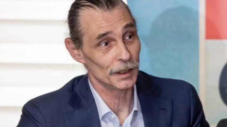 <p><em><strong>"Bahse konu materyallerde benim hakkımda ya da benim adımın olduğu herhangi bir belge yoktur. </strong></em></p>

<p><em><strong>Yukarıda detaylı a&ccedil;ıkladığım &uuml;zere ihaleye giren şirketleri tanımam aramda herhangi bir bağda yoktur. G&ouml;rev ve yetki alımda ihale teknik ve şartname hazırla yoktur. Bu husus Sayıştay raporlarında anlaşılacağı &uuml;zere tarafıma herhangi bir su&ccedil;lamada bulunulmamıştır.</strong></em></p>

<p><em><strong>Ayrıca Serkan Kozan isimli şahsın dijitallerinde &ccedil;ıkan g&ouml;r&uuml;nt&uuml;lerde ben belediye başkanı olmadan &ouml;nce ki tarihlerde de mutemet, piyasa araştırması işlemleri yaptığı g&ouml;z&uuml;kmektedir."</strong></em></p>
