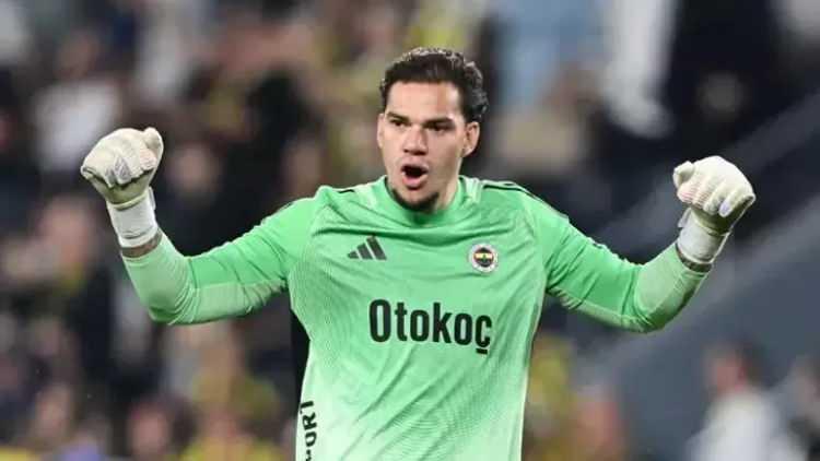 <p>Ederson, Sturm Graz ma&ccedil;ında yedek kul&uuml;besinde bekledi ve hakkında ayrılık iddiaları giderek g&uuml;&ccedil;lendi.</p>
