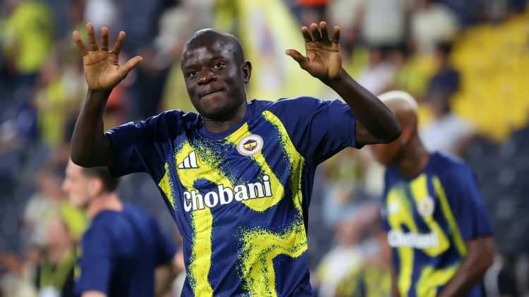 <p>Merkez orta saha Kante ve Guendouzı ikiside iyi oynayınca! son 2 ma&ccedil; 6 gol atan rakip pozisyona dahi giremedi! Skrinıar ve Kante 5 &uuml;zerinden 5 yıldızlık ma&ccedil; &ccedil;ıkardılar!</p>
