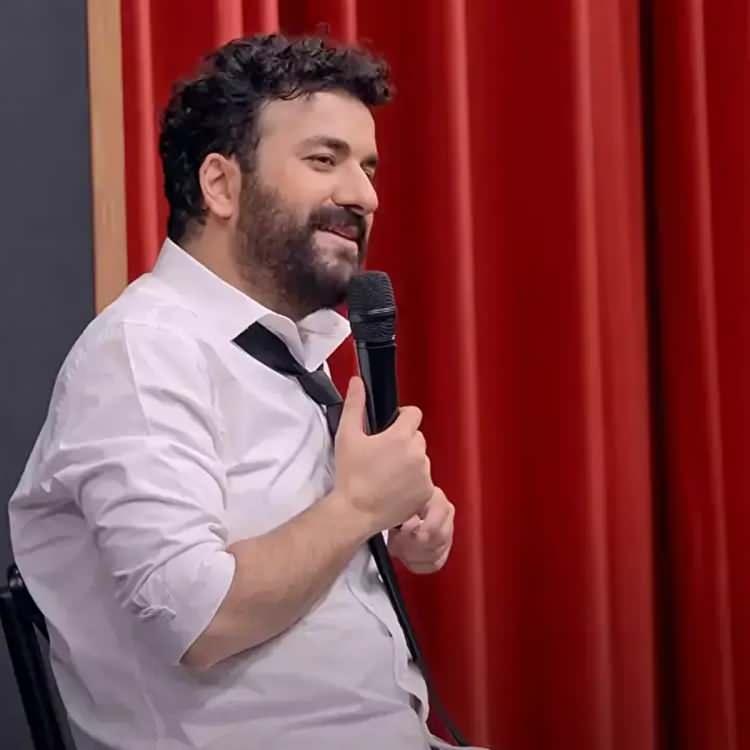 <p><strong>Hasan Can Kaya'nın yeni g&ouml;r&uuml;n&uuml;m&uuml;, takip&ccedil;ilerinden &ccedil;ok sayıda yorum aldı.</strong></p>
