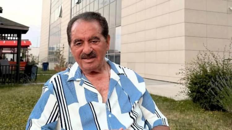 <p><strong>Ankara'da g&ouml;rd&uuml;ğ&uuml; fizik tedavi s&uuml;recini tamamlayarak ge&ccedil;tiğimiz g&uuml;nlerde taburcu olan &uuml;nl&uuml; sanat&ccedil;ı İbrahim Tatlıses, manevi kızı Didem Carus'u iş insanı Orhan &Ccedil;&ouml;mlek&ccedil;i ile s&ouml;zlendirdi.</strong></p>
