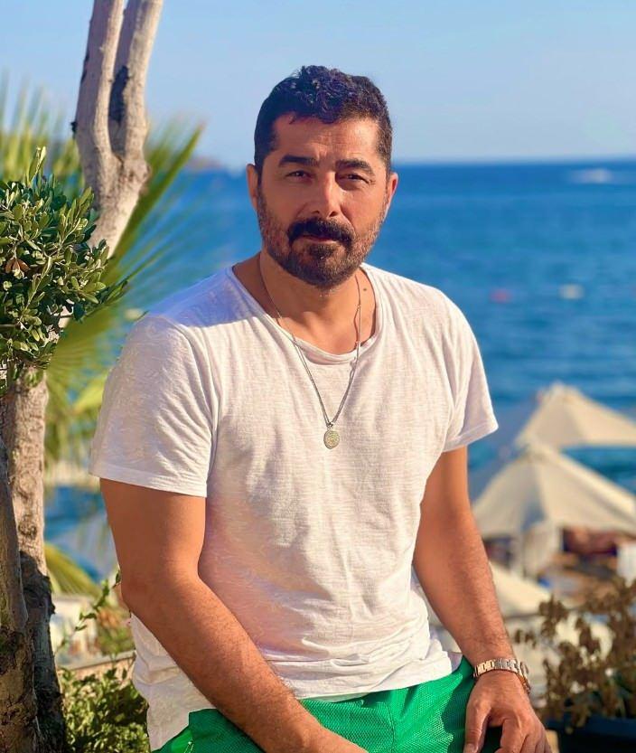 <p>Babası İbrahim Tatlıses ile uzun s&uuml;redir davalık olan Ahmet Tatlıses'ten dikkat &ccedil;eken bir hamle geldi.&nbsp;</p>
