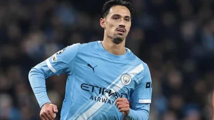 <p>Galatasaray, Manchester City'nin 27 yaşındaki orta saha oyuncusunu kiralık olarak kadrosuna katmayı hedefliyor.</p>
