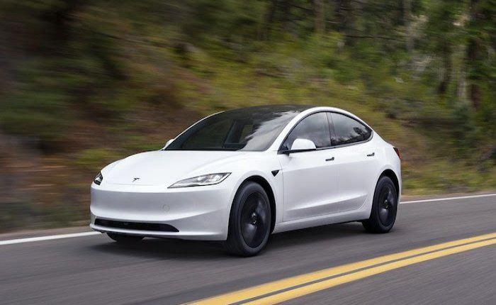 <p><span style="color:#B22222"><strong>TESLA</strong></span></p>
