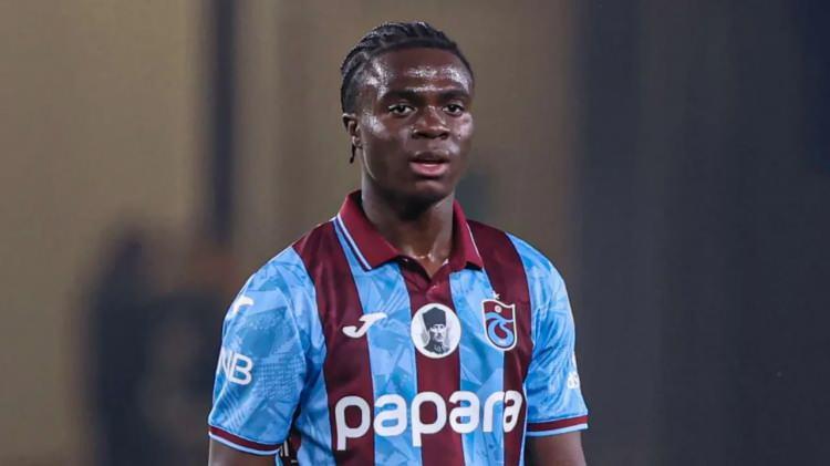 <p>Trabzonspor'un ayrıca transfer piyasasında elini g&uuml;&ccedil;lendirmek amacıyla Christ Inao Oulai'yi 26 milyon euro karşılığında Fiorentina'ya sattığı belirtildi.</p>
