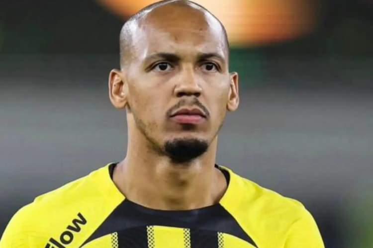 <p>İncelemede ayrıca Suudi Profesyonel Ligi'nden bir&ccedil;ok y&uuml;ksek profilli futbolcunun s&ouml;zleşmelerinin sona ermesinin ardından ayrıldığına dikkat &ccedil;ekildi.</p>
