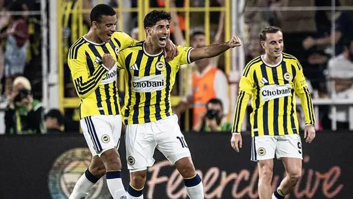<p>İngiliz gazetesi, T&uuml;rk kul&uuml;plerinin transfer piyasasındaki hareketliliğine de ş&ouml;yle dikkat &ccedil;ekti:<br />
<br />
"Mason Greenwood, Nathan Ak&eacute; ile birlikte Fenerbah&ccedil;e'de yer alıyor. Beşiktaş ise Arsenal ile Premier League şampiyonluğunu kazandıktan sadece birka&ccedil; ay sonra Leandro Trossard'ı kadrosuna kattı"</p>

