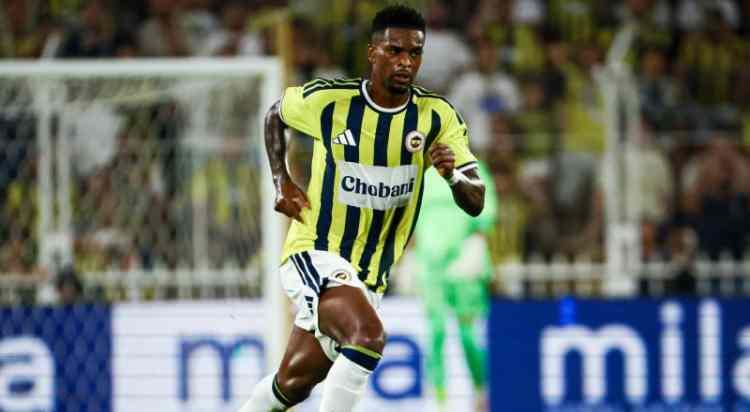 <p>Fenerbah&ccedil;e, yabancı kontenjanında yer a&ccedil;mak i&ccedil;in Nelson Semedo ile yollarını ayırmayı planlarken, sağ bek transferinde U23 kontenjanına uygun bir oyuncuya y&ouml;neldi.<br />
<br />
(TAKVİM)</p>
