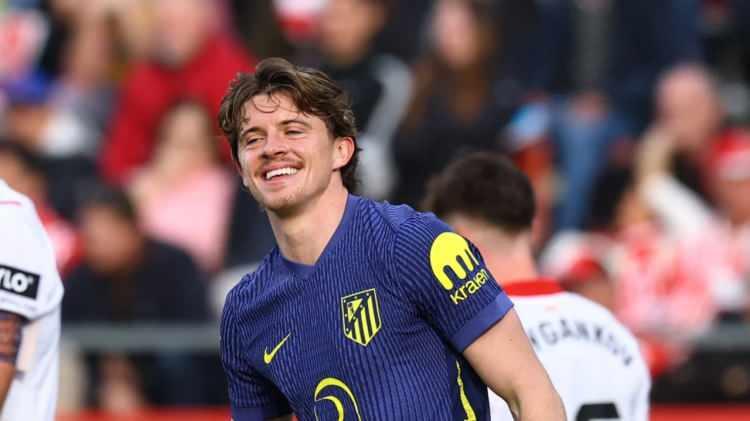 <p>Beşiktaş'ta orta saha transferi i&ccedil;in adaylar Inter'den Andy Diouf, Newcastle United'dan Joe Willock ve Tottenham'dan Conor Gallagher. Siyah-beyazlılar &uuml;&ccedil; isimden birine imza attırmak istiyor.<br />
<br />
(SABAH)</p>
