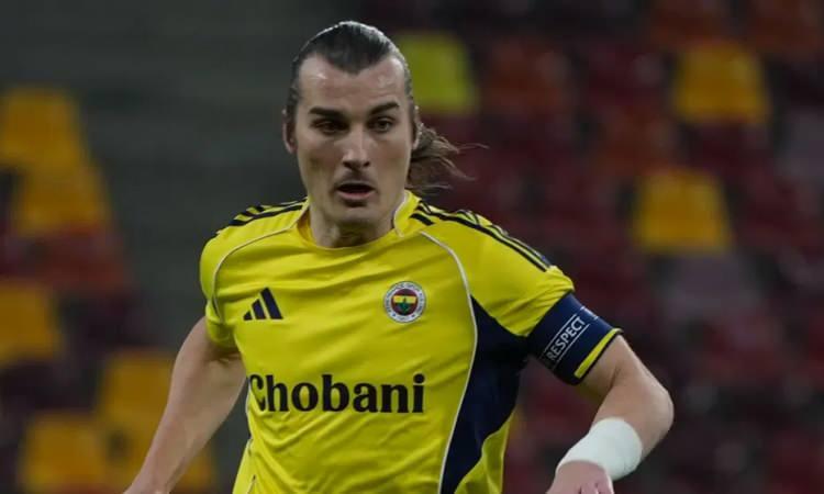 <p>Fenerbah&ccedil;e'de takıma veda edecek isimler netleşti.<br />
<br />
İrfan Can Eğribayat, Dominik Livakovic, &Ccedil;ağlar S&ouml;y&uuml;nc&uuml;, Rodrigo Becao, Ognjen Mimomic, Sofyan Amrabat, Fred, Anthony Musaba, Sidiki Cherif ve Nene i&ccedil;in gelen teklifler değerlendirilecek.<br />
<br />
(FANATİK)</p>
