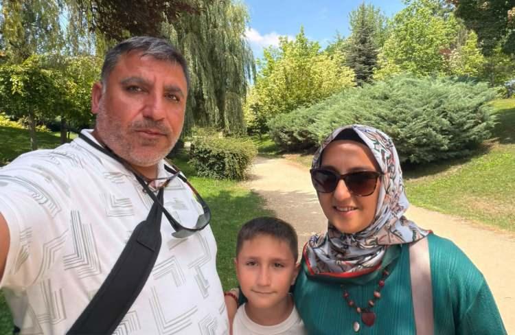 <p>&Ccedil;anakkale Barbaros Mahallesi Şehit G&uuml;rol caddesi Derya Apartmanında bulunan bir dairede baba, Uğur &Ccedil;anlı (41) evine geldiğinde eşi Sevda ve oğlu 9 yaşındaki Yusuf Talha'yı baygın halde buldu.</p>

<p>&nbsp;</p>
