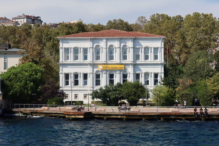 <p><span style="color:#B22222"><strong>13-&nbsp;BEŞİKTAŞ ANADOLU LİSESİ</strong></span></p>

<p><strong>Taban puan:&nbsp;</strong>478,89</p>
