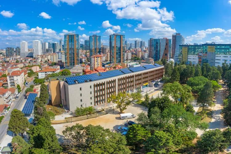 <p><span style="color:#B22222"><strong>4- İSTANBUL ATAT&Uuml;RK FEN LİSESİ</strong></span></p>

<p><strong>Taban puanı:&nbsp;494,88</strong></p>
