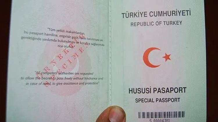 <p>İ&ccedil;işleri Bakanlığı, yeşil ve gri pasaport başvurularında ıslak imza ve m&uuml;h&uuml;r şartını kaldırdı.</p>
