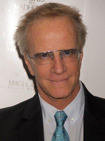 <p><strong>Hollywood&rsquo;un &uuml;nl&uuml; yıldızlarından Christopher Lambert, katıldığı etkinlikte imza dağıtırken bir anda yere yığıldı. Olayın ardından sağlık ekipleri hızlı m&uuml;dahalesi ile Lambert ambulansla etkinlik alanından &ccedil;ıkarılarak hastaneye kaldırıldı.</strong></p>
