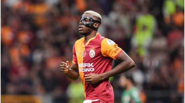 <p>B&ouml;ylece Salah, daha &ouml;nce 120 milyon euro ile zirvede bulunan Galatasaray'ın Nijeryalı golc&uuml;s&uuml; Victor Osimhen'i geride bırakarak listenin ilk sırasına y&uuml;kseldi.</p>
