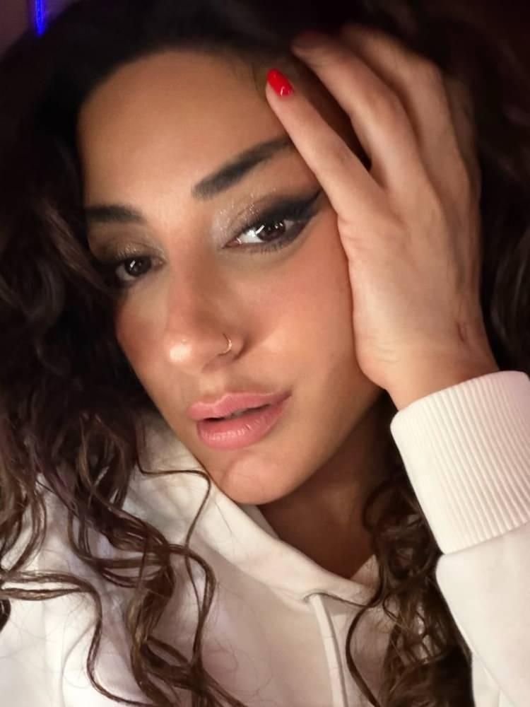 <p><span style="color:#800080"><strong>KAZANCI ŞAŞIRTTI</strong></span></p>

<p>&nbsp;</p>

<p>Abonelik &uuml;cretini aylık 39,99 TL olarak belirleyen &uuml;nl&uuml; şarkıcının ne kadar kazandığı merak konusu oldu.</p>

<p>&nbsp;</p>
