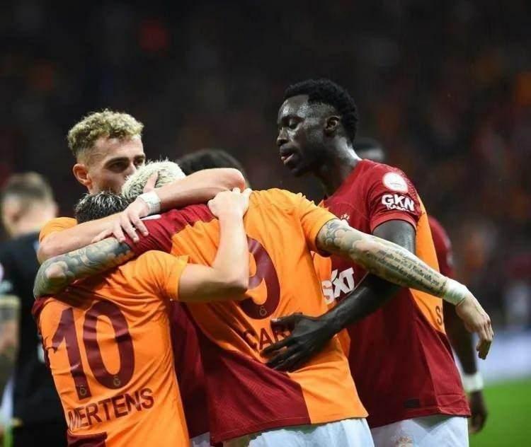 <p><strong><span style="color:#B22222">ARTVİN&nbsp;</span> |&nbsp; GALATASARAY</strong></p>
