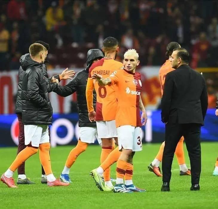 <p><strong><span style="color:#B22222">BALIKESİR</span>&nbsp; |&nbsp; GALATASARAY</strong></p>

<p>&nbsp;</p>
