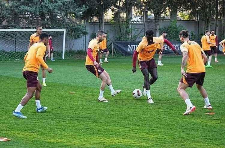 <p><strong><span style="color:#B22222">ŞANLIURFA&nbsp;</span> |&nbsp; GALATASARAY</strong></p>
