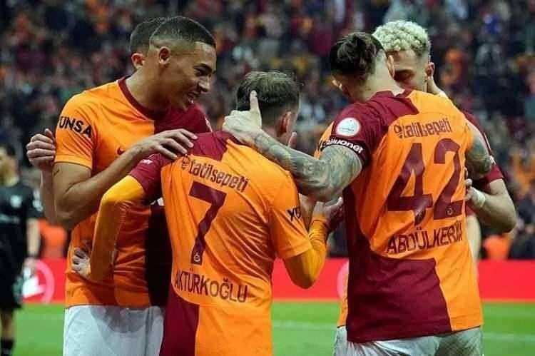 <p><span style="color:#B22222"><strong>T&Uuml;RKİYE'NİN EN &Ccedil;OK TUTTUĞU TAKIM GALATASARAY OLDU</strong></span></p>
