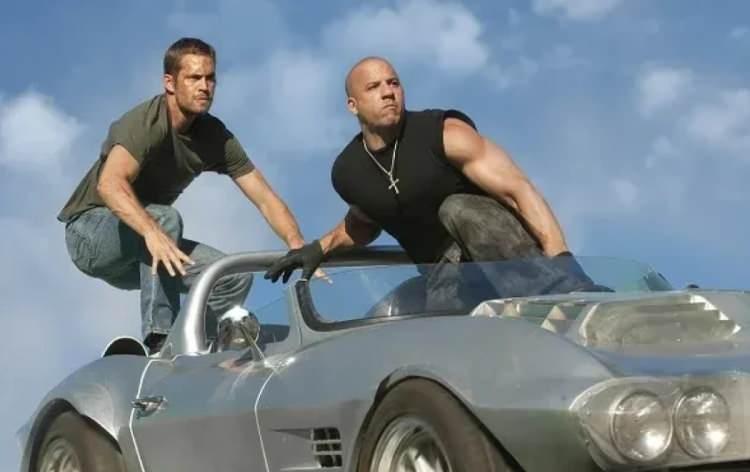 <p>Film, d&uuml;nya &ccedil;apında 207 milyon dolar hasılat elde ederek uzun soluklu aksiyon serilerinde bir &ouml;nc&uuml;l&uuml;k etmişti.</p>
