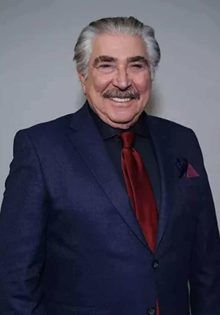 <p>'Beşik Kertmesi', 'Elveda Rumeli', 'Yabancı Damat' gibi yapımlarla g&ouml;n&uuml;llere taht kuran oyuncu sosyal medya &uuml;zerinden paylaşımda bulundu.</p>
