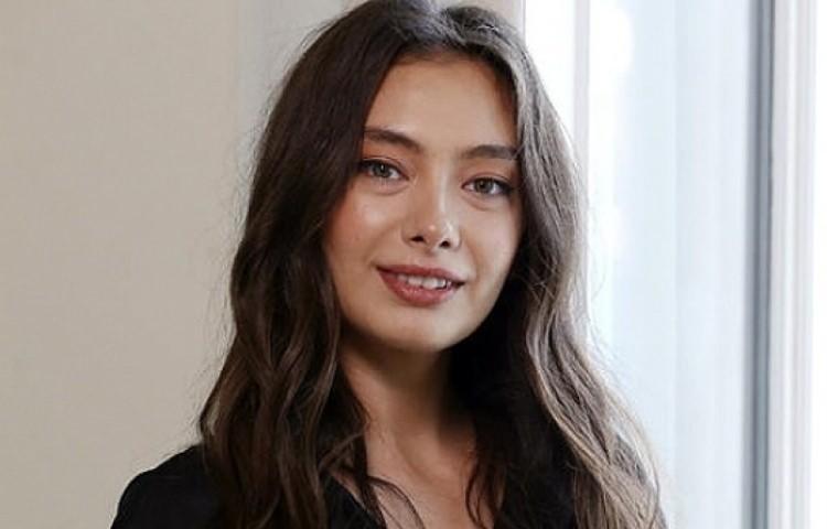 <p><span style="color:#B22222"><strong>4- NESLİHAN ATAG&Uuml;L</strong></span></p>
