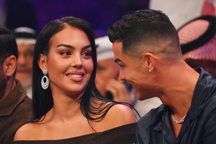 Sır gibi saklanan d&uuml;ğ&uuml;nden tek kare: Cristiano Ronaldo ve Georgina Rodriguez evlendi!