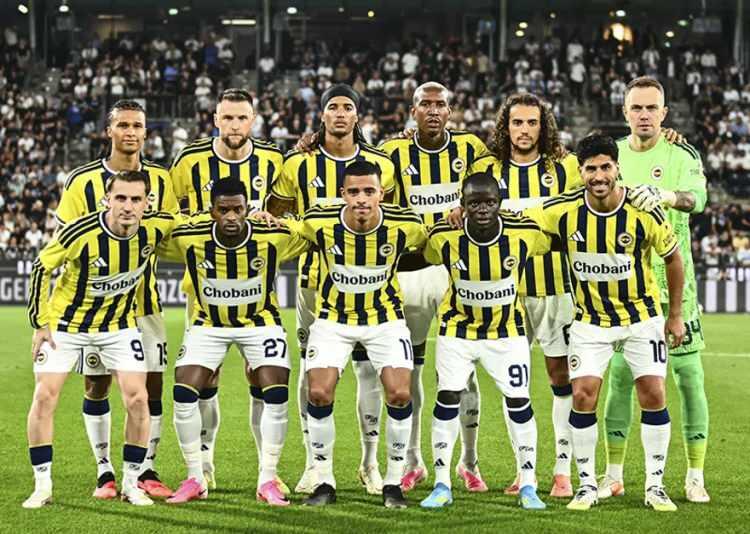 <p>Fenerbah&ccedil;e'nin naklen yayın, lisanslı &uuml;r&uuml;n, sponsorluk ve reklam, bilet ve loca, isim hakkı ile futbolcu kiralama gelirlerinden oluşan hasılatı 13,6 milyar liraya ulaştı.</p>

