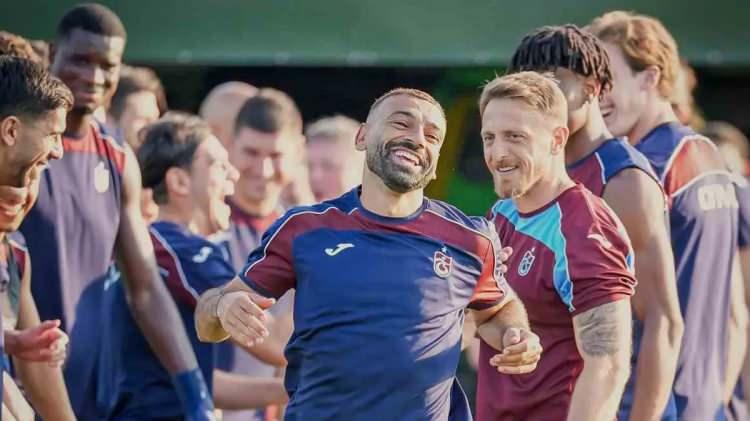 <p>Kul&uuml;b&uuml;n toplam borcu 11,4 milyar liraya gerilerken, Trabzonspor d&ouml;nemi yaklaşık 1 milyar 983,2 milyon lira net zararla kapattı.</p>
