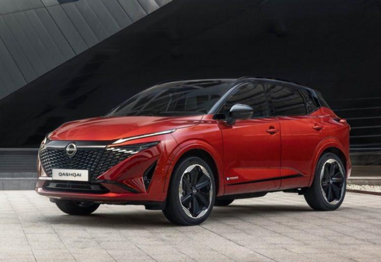 <p><span style="color:#B22222"><strong>17)&nbsp; NİSSAN QASHQAI</strong></span></p>
