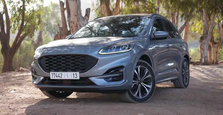 <p><span style="color:#B22222"><strong>12)&nbsp;&nbsp;FORD KUGA</strong></span></p>
