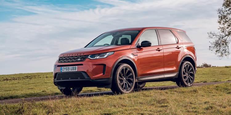 <p><span style="color:#B22222"><strong>11)&nbsp; LAND ROVER DİSCOVERY SPORT</strong></span></p>
