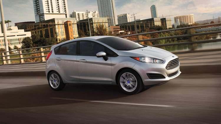 <p><span style="color:#B22222"><strong>1)&nbsp; FORD FİESTA</strong></span></p>
