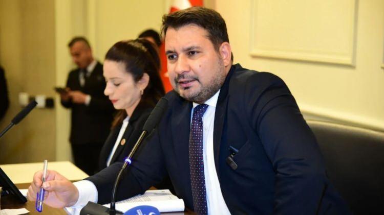 <p><strong>Selim Çırpanoğlu: </strong>Ankara Kahramankazan Belediye Başkanı<strong> (CHP'den istifa etti)</strong></p>