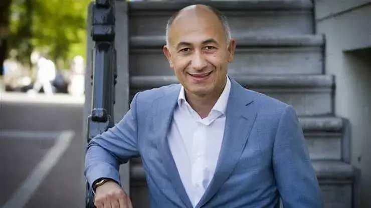 <p><span style="color:#B22222"><strong>7- ERMAN ILICAK &mdash;</strong></span></p>

<p>Kendi adına menkul sermaye iradı faaliyetleri &mdash;</p>

<p><strong>557.655.112,13 TL</strong> &mdash;</p>

<p>Ankara</p>
