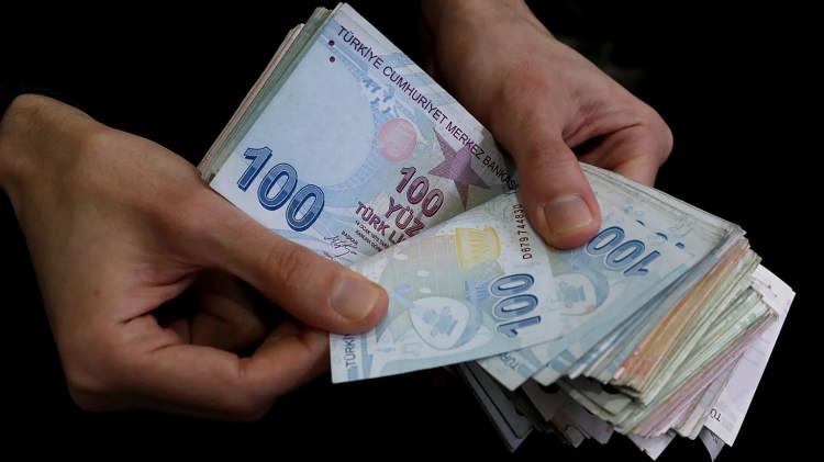 <p>Sunulan beyannamelerle toplam 2 trilyon 394 milyar 768 milyon 820 bin 670 TL matrah beyan edilirken, bu tutar &uuml;zerinden 710 milyar 565 milyon 105 bin 352 TL gelir vergisi tahakkuk ettirildi.</p>
