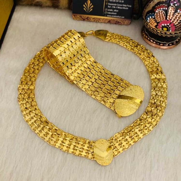 <p><span style="color:#B22222"><strong>MERSİN:</strong></span></p>

<p><strong>MERSİN HASIRI</strong></p>
