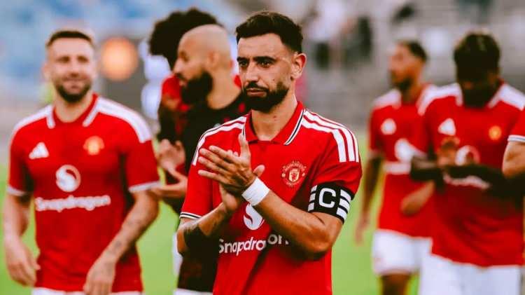 <p>Sarı-kırmızılıların, Manchester United'ın Portekizli yıldızı Bruno Fernandes'i kadrosuna katmak i&ccedil;in dev bir b&uuml;t&ccedil;eyi g&ouml;zden &ccedil;ıkardığı ileri s&uuml;r&uuml;ld&uuml;.</p>

